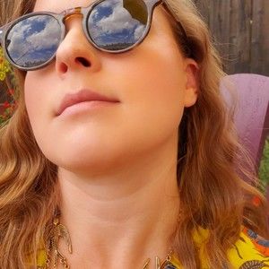 Meet your Posher, Abigail